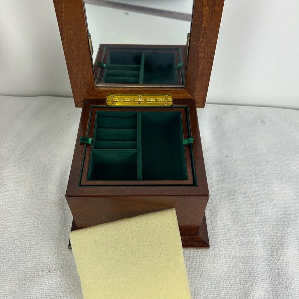 Avon NOS VTG 2003 Thomas Kinkade Gazebo Garden of Prayer Mirrored Jewelry Box